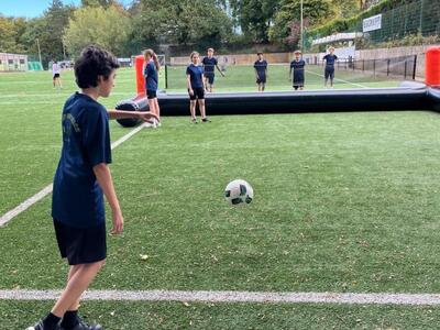 Foot tennis